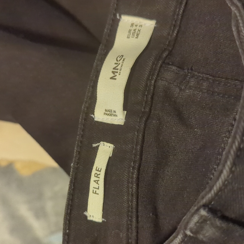 NEW Size 4 mango black flare jeans